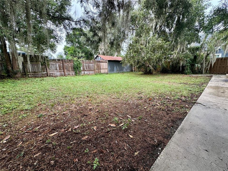 Active With Contract: $140,000 (2 beds, 1 baths, 999 Square Feet)