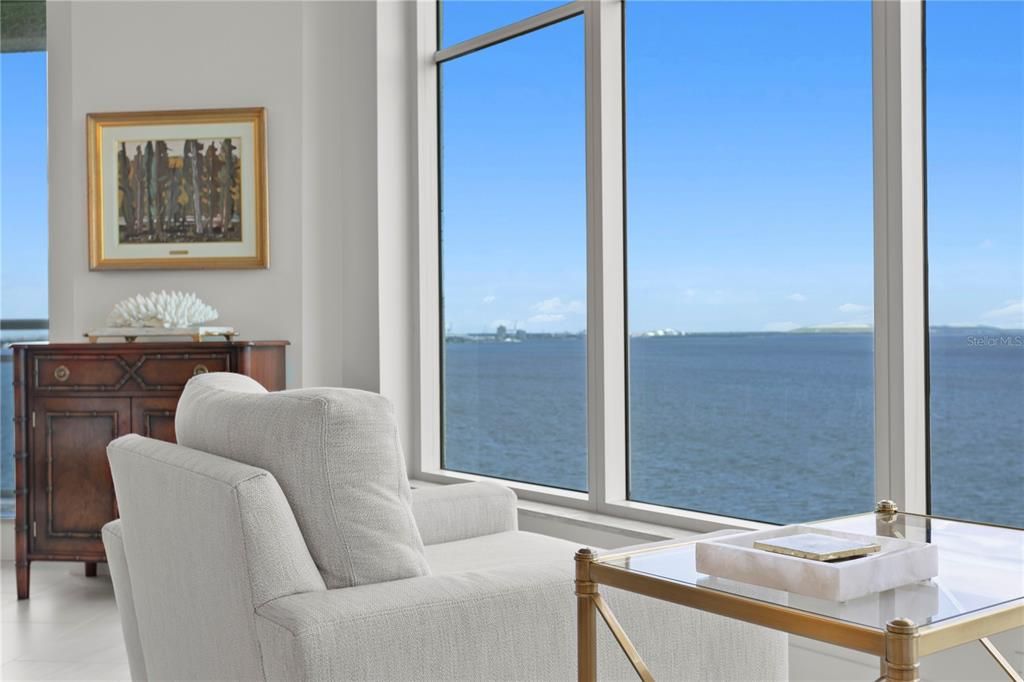 Под контрактом: $2,900,000 (3 спален, 3 ванн, 3316 Квадратных фут)