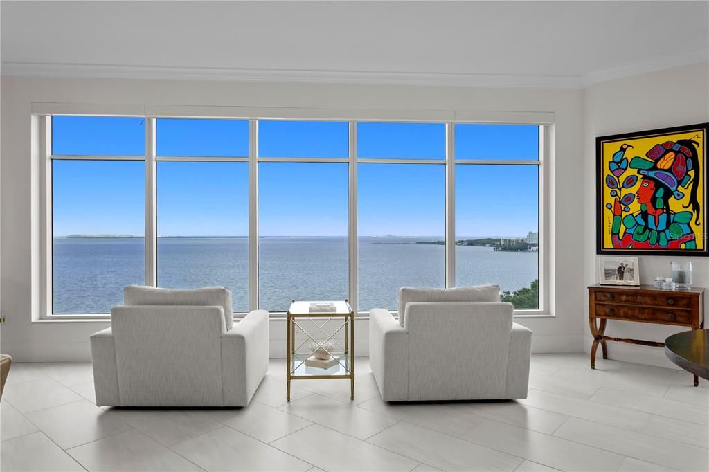 Под контрактом: $2,900,000 (3 спален, 3 ванн, 3316 Квадратных фут)