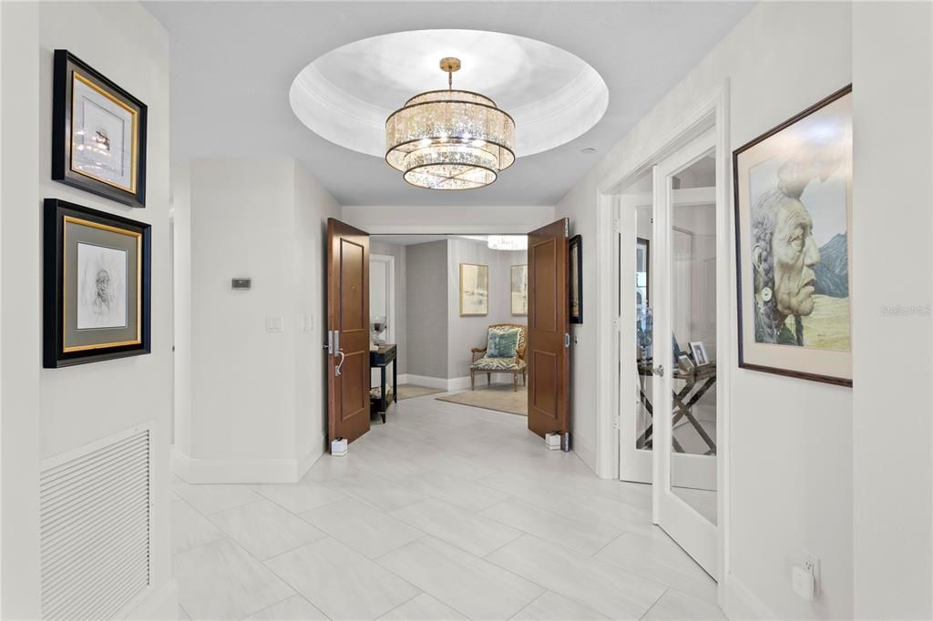 Под контрактом: $2,900,000 (3 спален, 3 ванн, 3316 Квадратных фут)