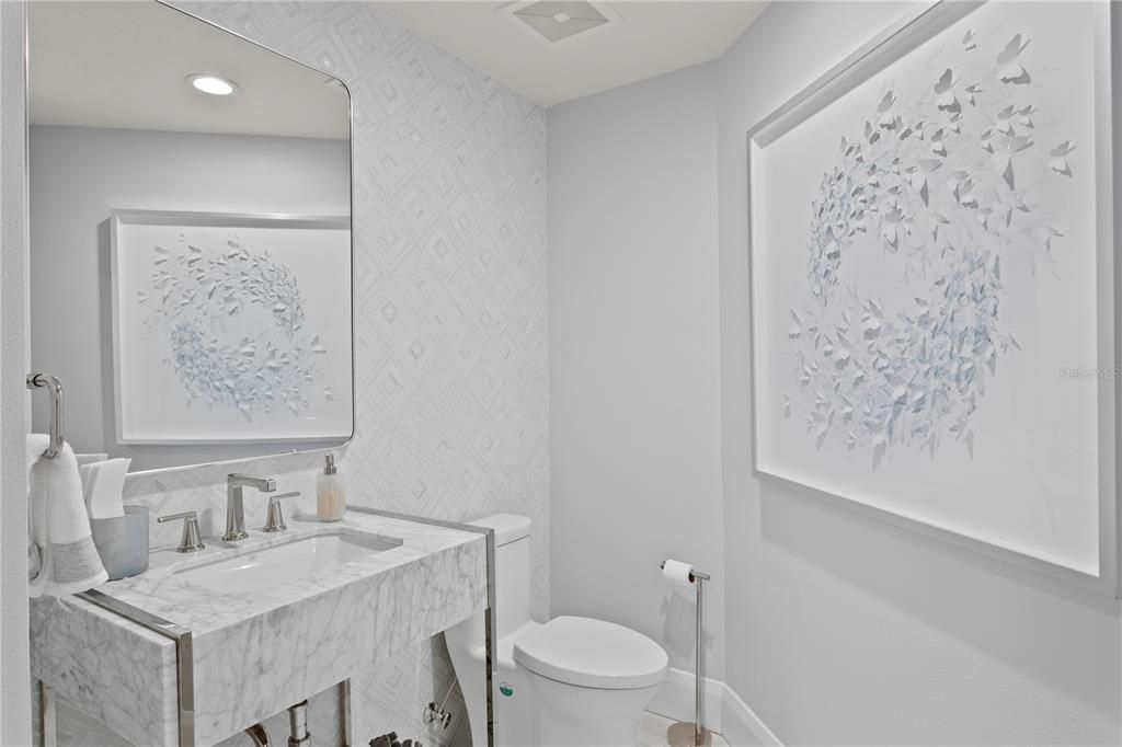 Под контрактом: $2,900,000 (3 спален, 3 ванн, 3316 Квадратных фут)