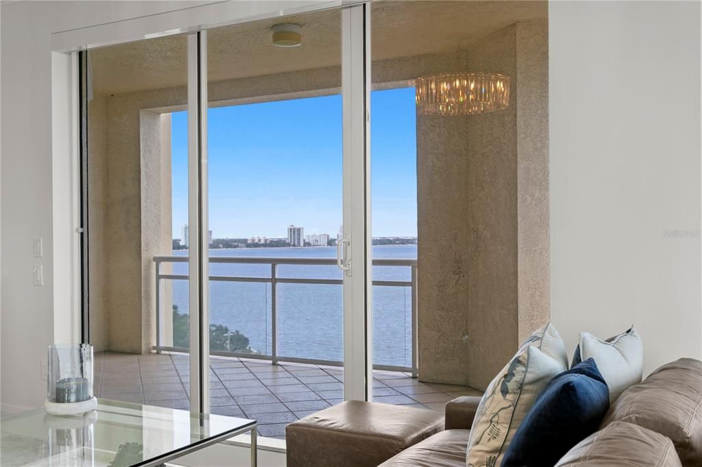 Под контрактом: $2,900,000 (3 спален, 3 ванн, 3316 Квадратных фут)