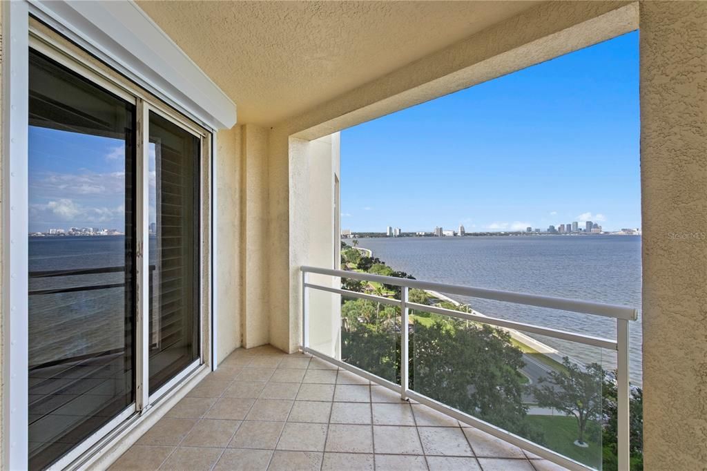 Под контрактом: $2,900,000 (3 спален, 3 ванн, 3316 Квадратных фут)