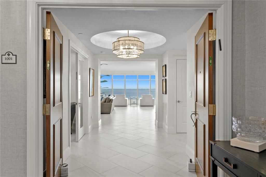 Под контрактом: $2,900,000 (3 спален, 3 ванн, 3316 Квадратных фут)