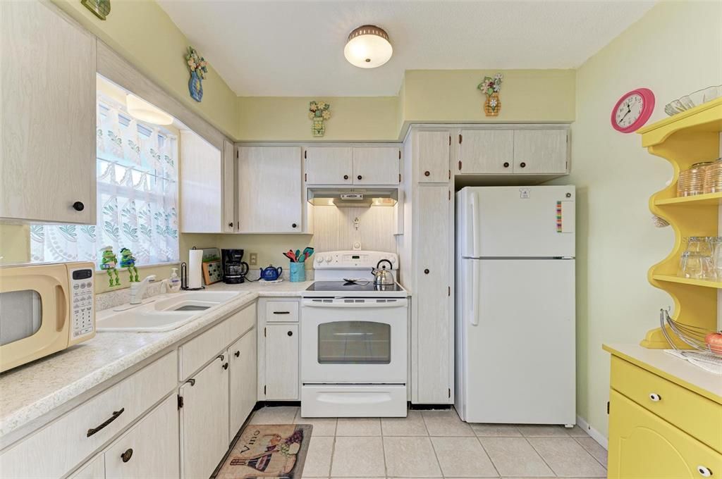 Под контрактом: $309,000 (2 спален, 1 ванн, 794 Квадратных фут)