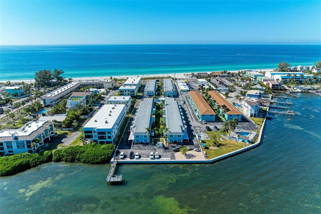 Под контрактом: $309,000 (2 спален, 1 ванн, 794 Квадратных фут)