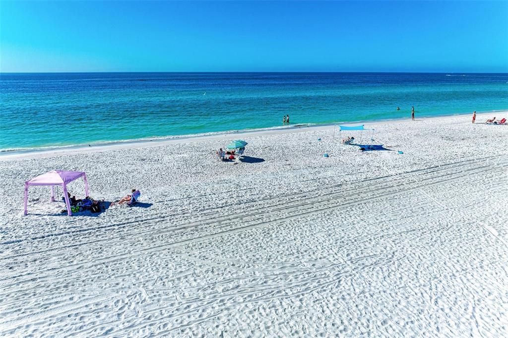 Под контрактом: $309,000 (2 спален, 1 ванн, 794 Квадратных фут)