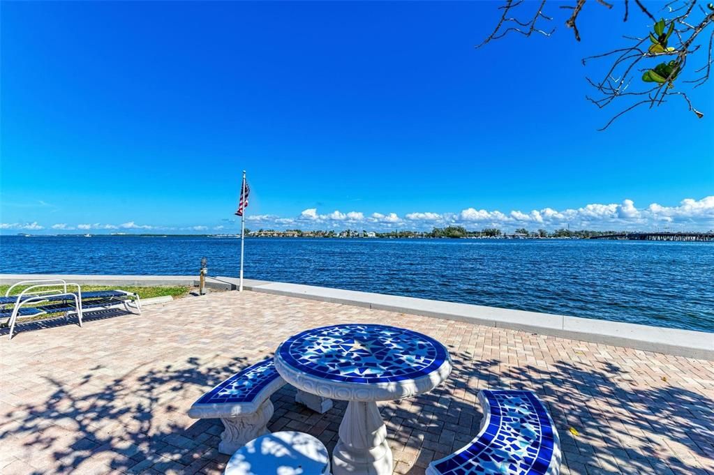 Под контрактом: $309,000 (2 спален, 1 ванн, 794 Квадратных фут)