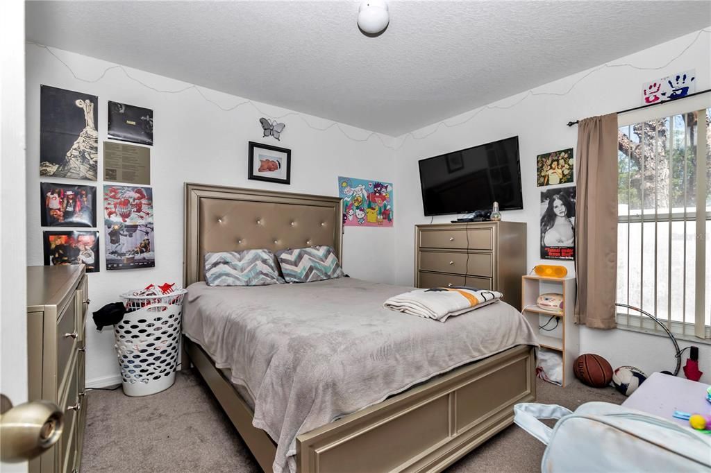 En Venta: $285,000 (4 camas, 2 baños, 1777 Pies cuadrados)