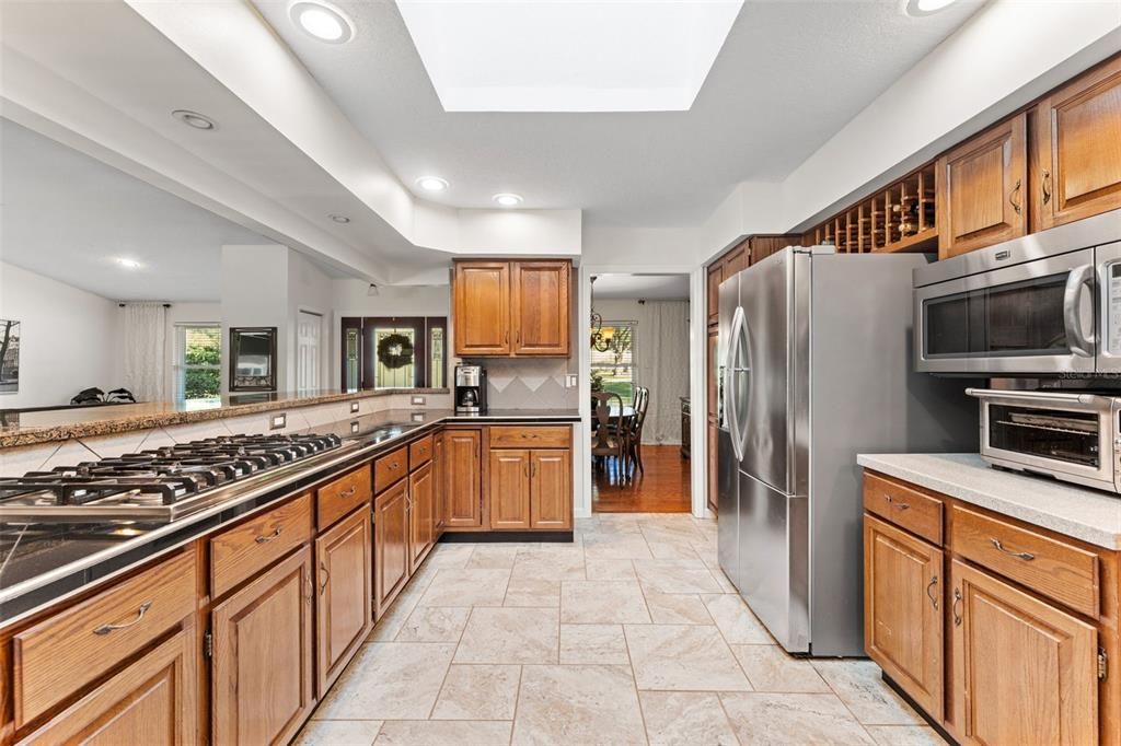 Active With Contract: $692,500 (3 beds, 2 baths, 2873 Square Feet)