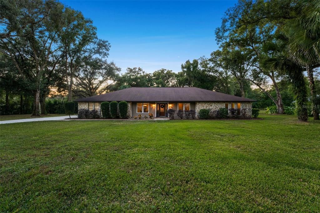 Active With Contract: $692,500 (3 beds, 2 baths, 2873 Square Feet)