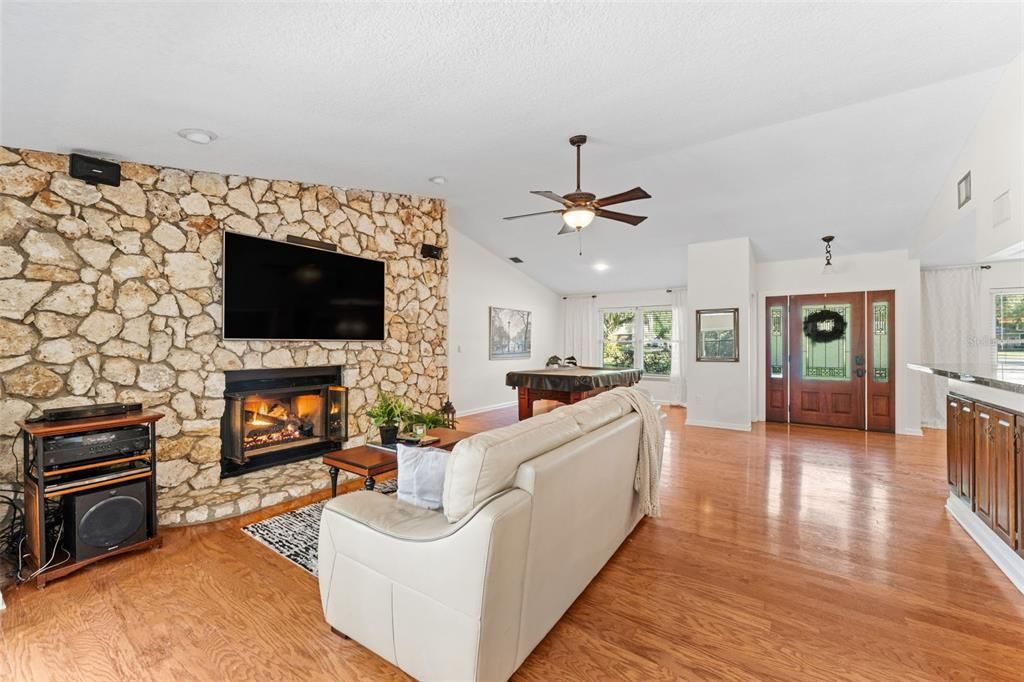 Active With Contract: $692,500 (3 beds, 2 baths, 2873 Square Feet)