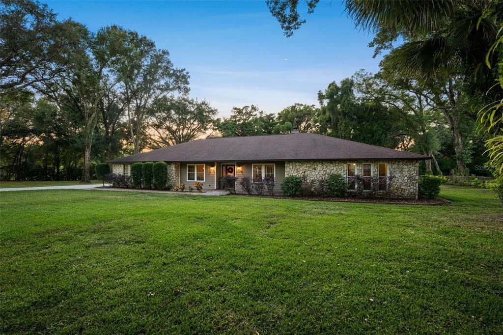 Active With Contract: $692,500 (3 beds, 2 baths, 2873 Square Feet)