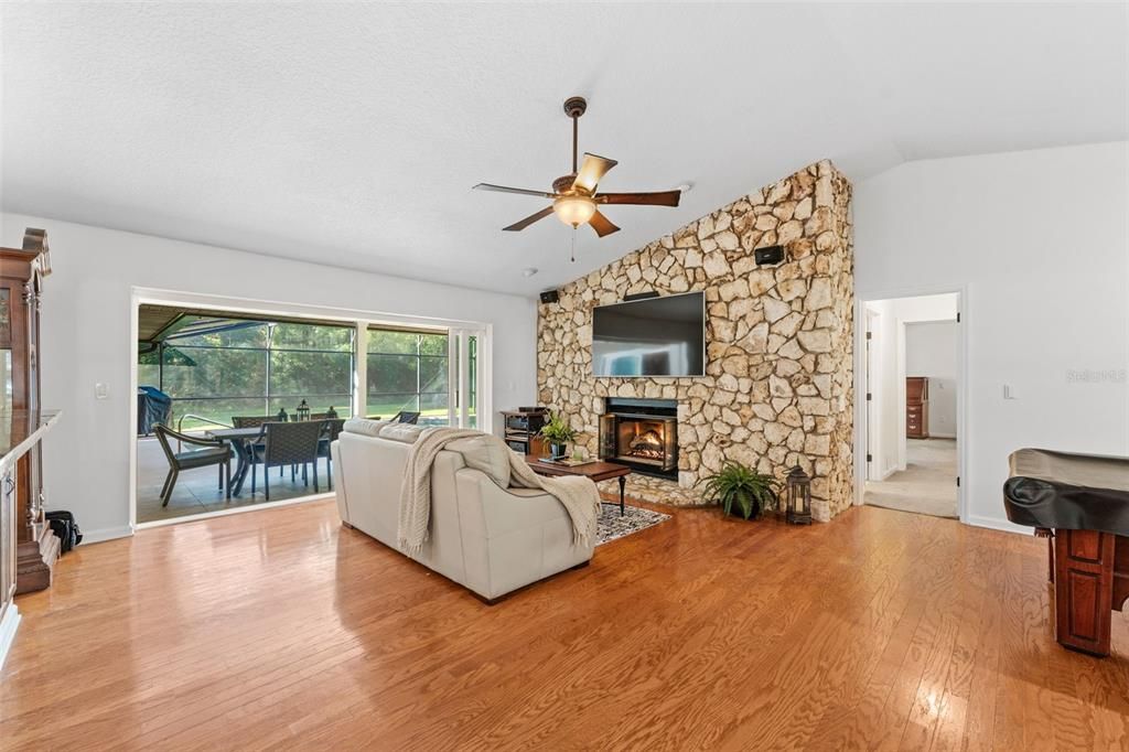 Active With Contract: $692,500 (3 beds, 2 baths, 2873 Square Feet)