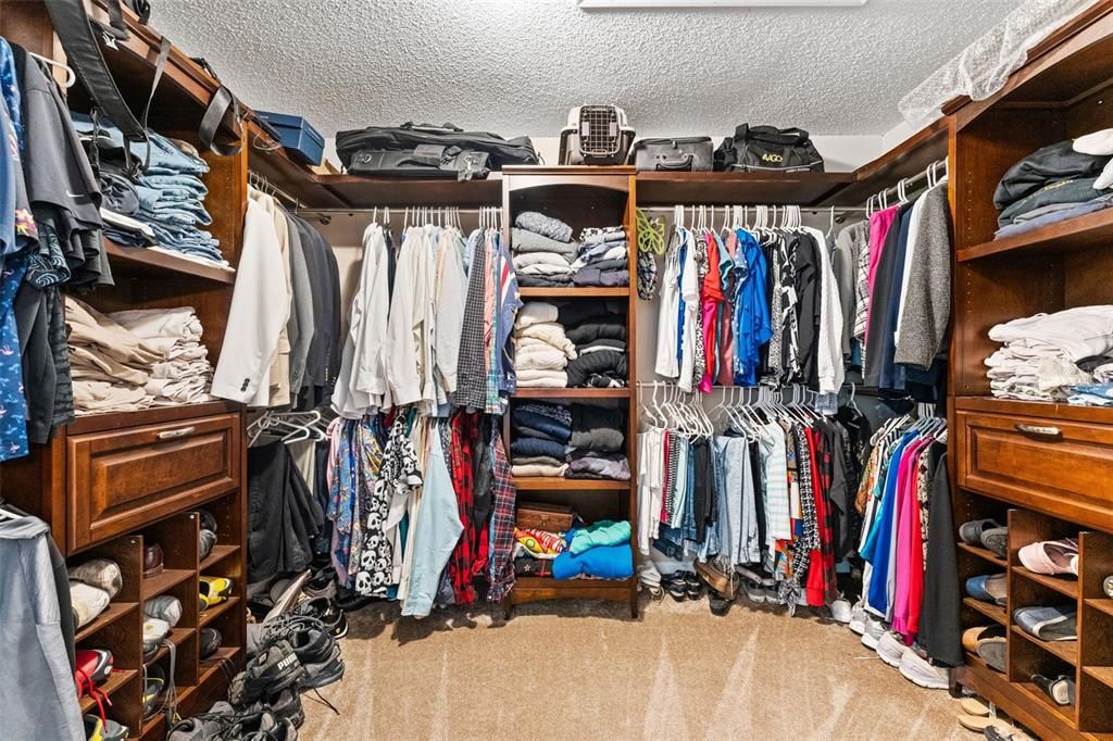 Active With Contract: $692,500 (3 beds, 2 baths, 2873 Square Feet)