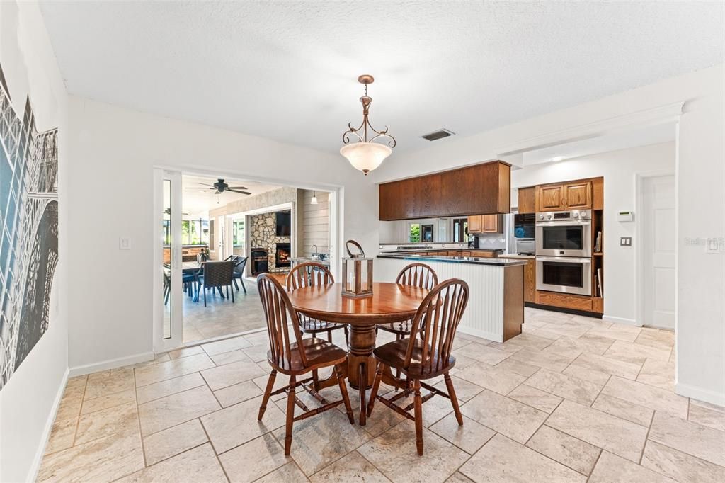 Active With Contract: $692,500 (3 beds, 2 baths, 2873 Square Feet)