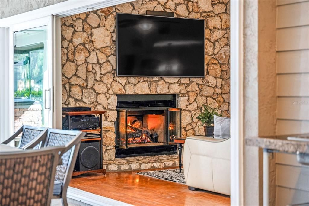 Active With Contract: $692,500 (3 beds, 2 baths, 2873 Square Feet)