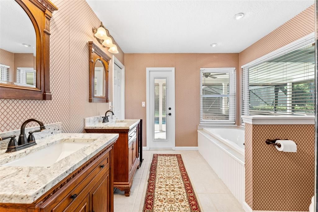 Active With Contract: $692,500 (3 beds, 2 baths, 2873 Square Feet)