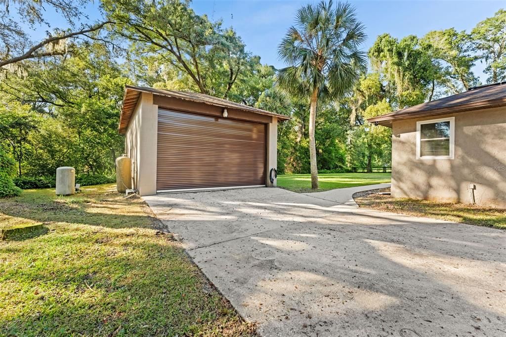 Active With Contract: $692,500 (3 beds, 2 baths, 2873 Square Feet)