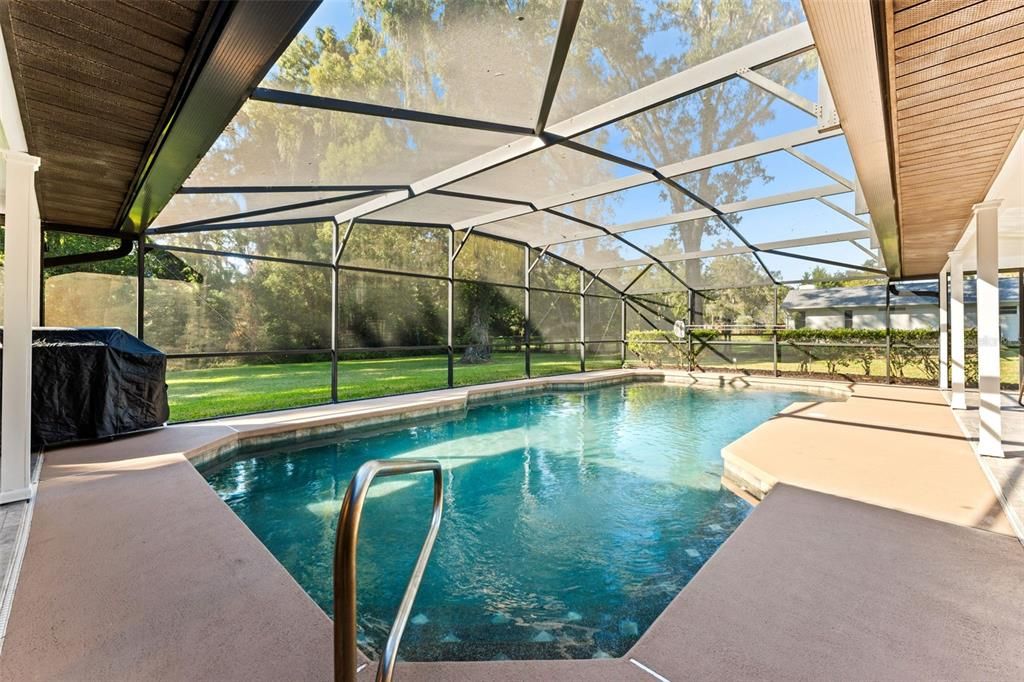 Active With Contract: $692,500 (3 beds, 2 baths, 2873 Square Feet)