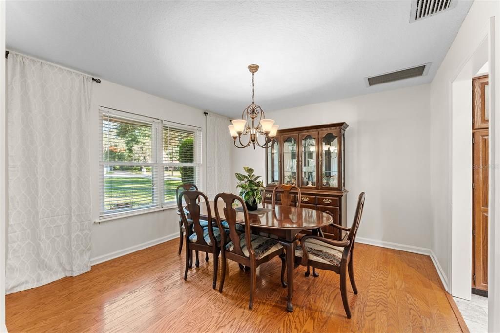 Active With Contract: $692,500 (3 beds, 2 baths, 2873 Square Feet)