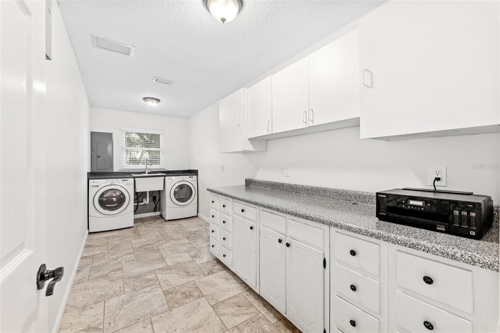 Active With Contract: $692,500 (3 beds, 2 baths, 2873 Square Feet)