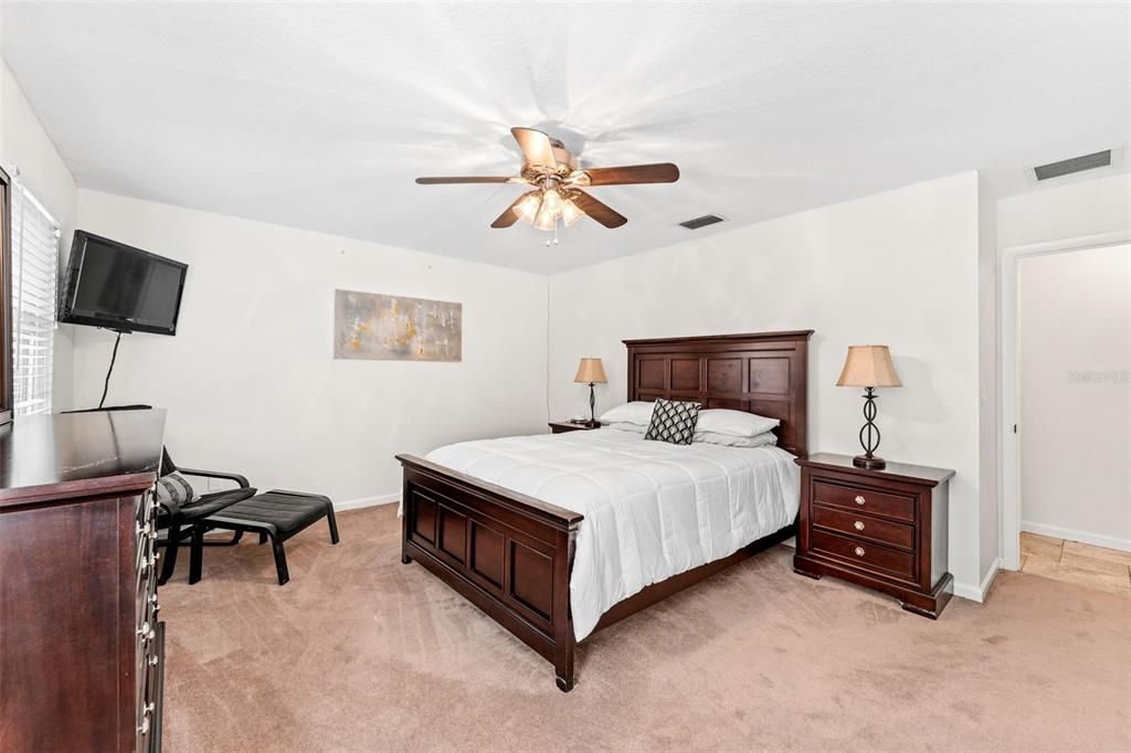 Active With Contract: $692,500 (3 beds, 2 baths, 2873 Square Feet)