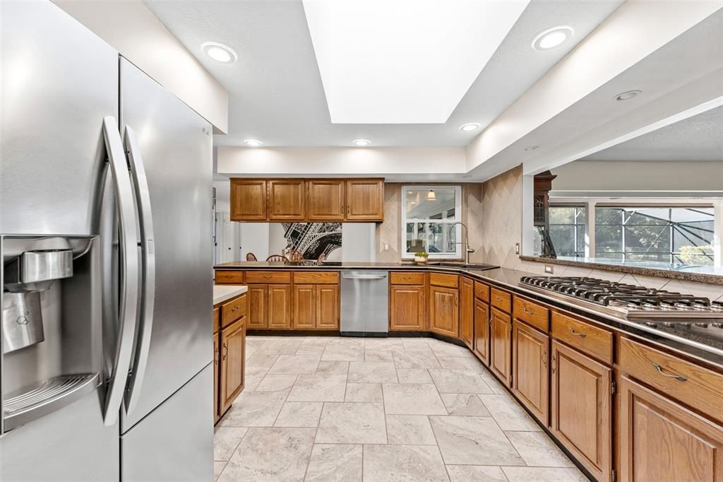 Active With Contract: $692,500 (3 beds, 2 baths, 2873 Square Feet)