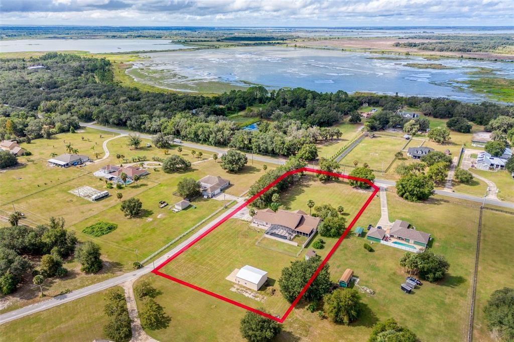 待售: $700,000 (5 贝兹, 3 浴室, 4525 平方英尺)