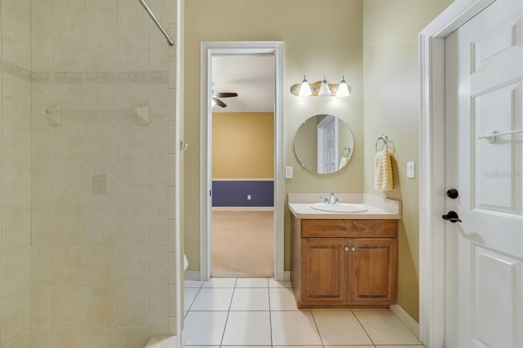 待售: $700,000 (5 贝兹, 3 浴室, 4525 平方英尺)