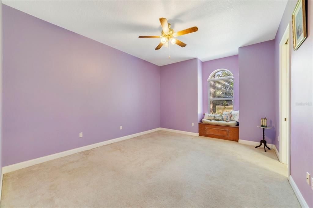 待售: $700,000 (5 贝兹, 3 浴室, 4525 平方英尺)