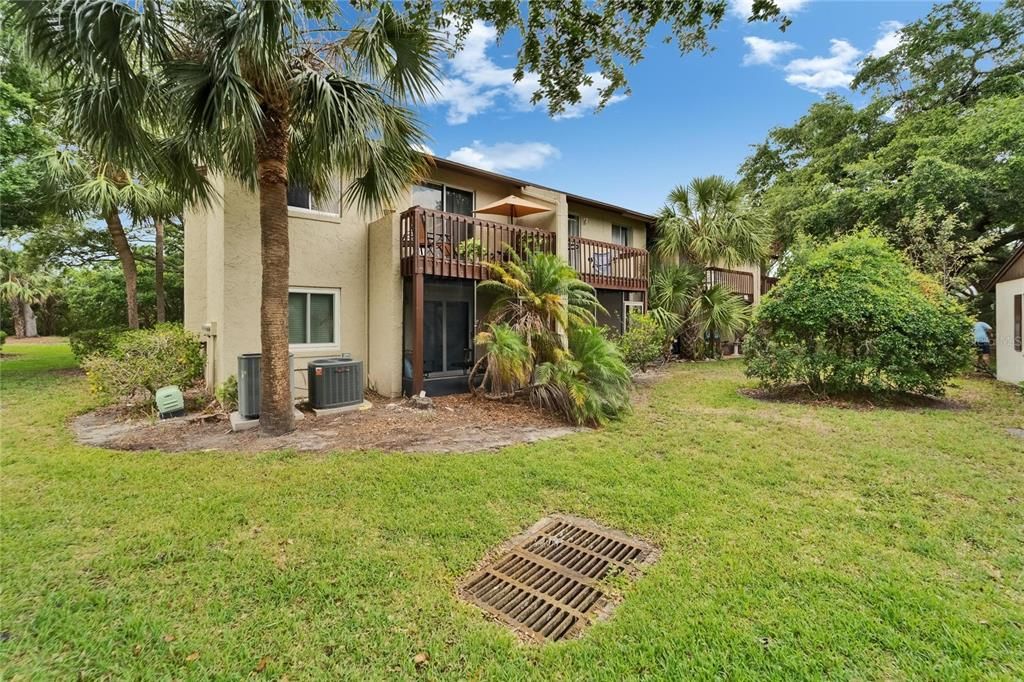 For Rent: $1,300 (1 beds, 1 baths, 590 Square Feet)