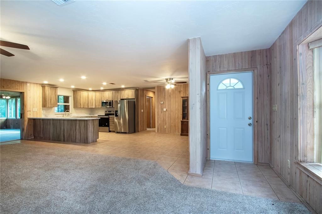 En Venta: $545,000 (3 camas, 2 baños, 2584 Pies cuadrados)