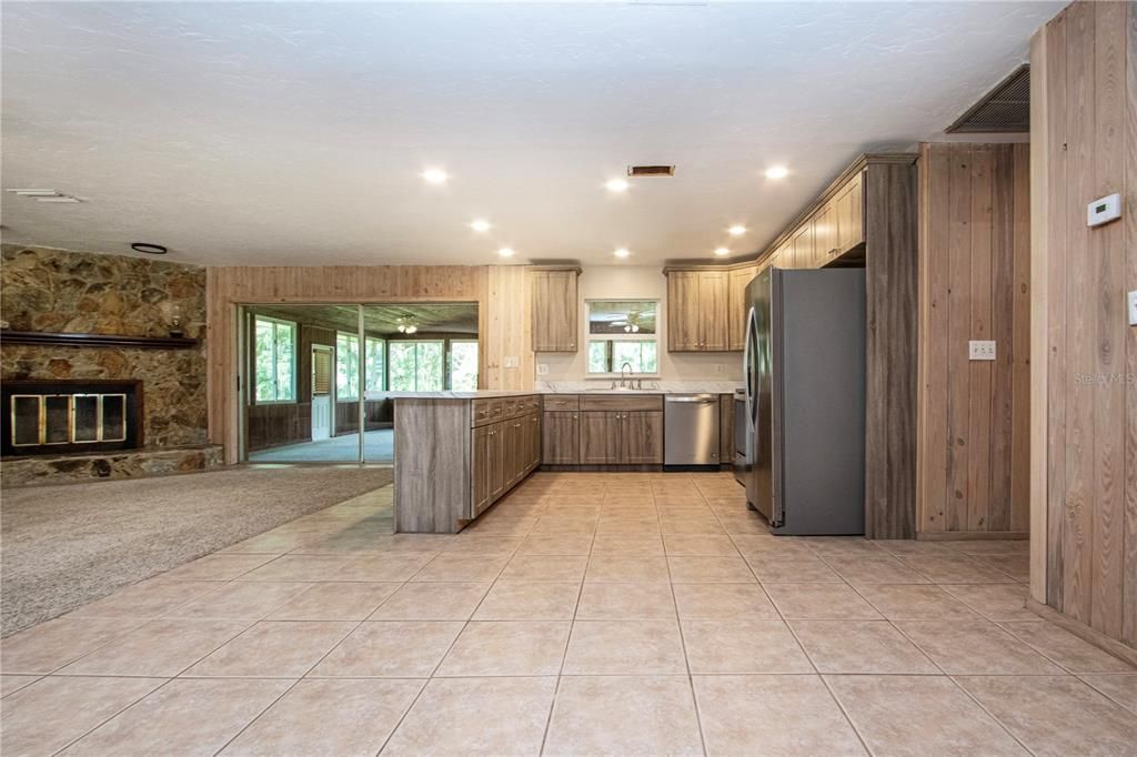 En Venta: $545,000 (3 camas, 2 baños, 2584 Pies cuadrados)