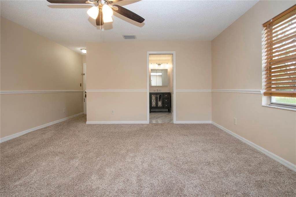 En Venta: $545,000 (3 camas, 2 baños, 2584 Pies cuadrados)