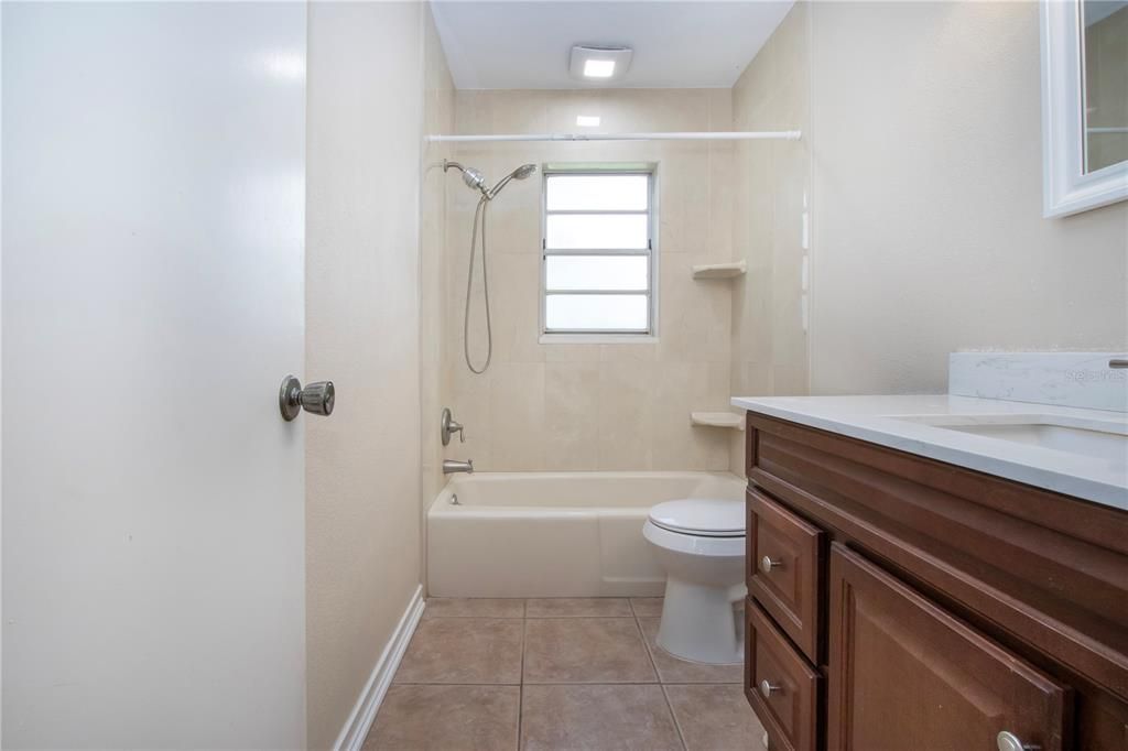 En Venta: $545,000 (3 camas, 2 baños, 2584 Pies cuadrados)