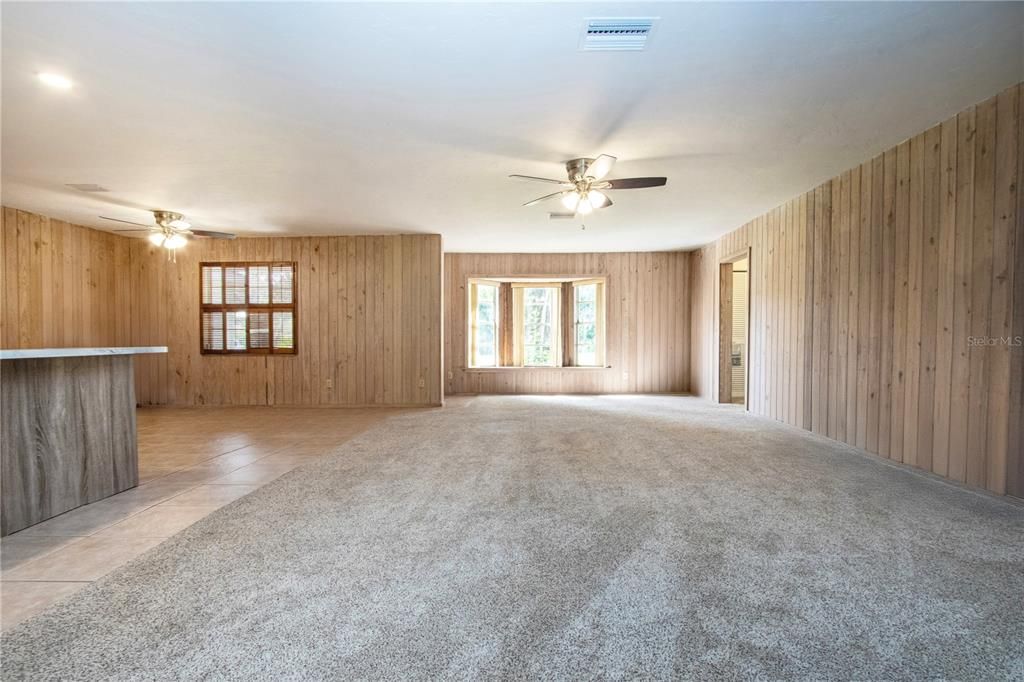 En Venta: $545,000 (3 camas, 2 baños, 2584 Pies cuadrados)