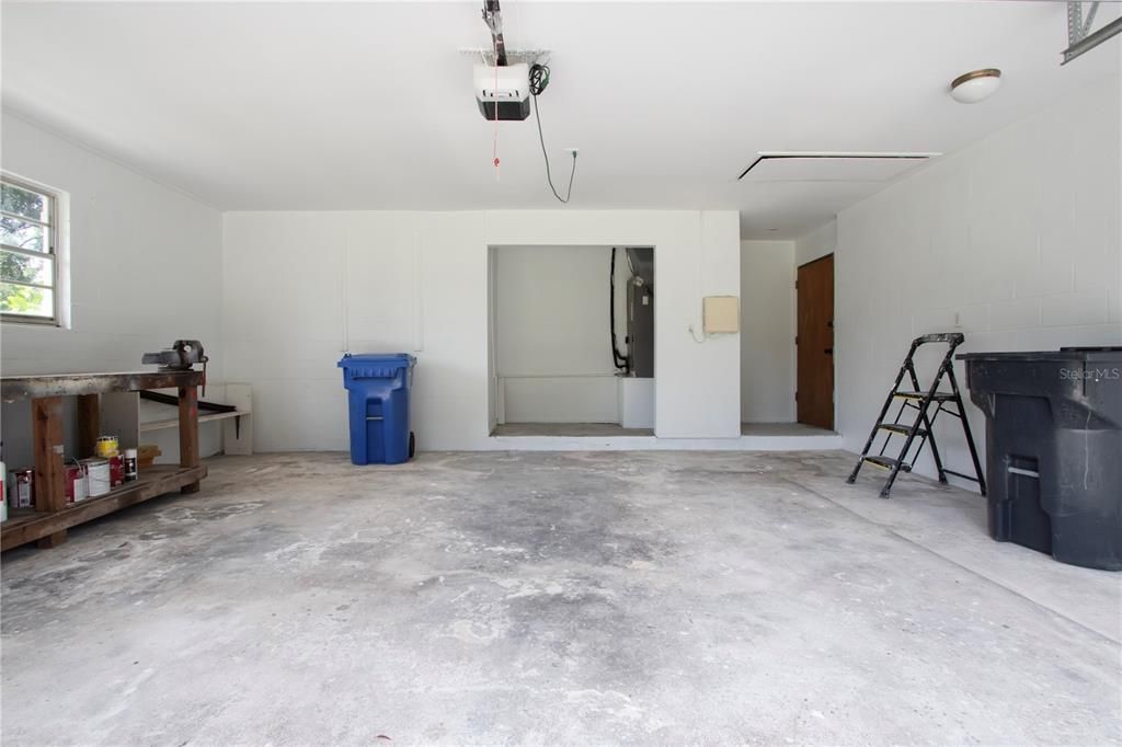 En Venta: $545,000 (3 camas, 2 baños, 2584 Pies cuadrados)