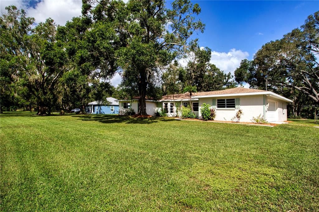 En Venta: $545,000 (3 camas, 2 baños, 2584 Pies cuadrados)