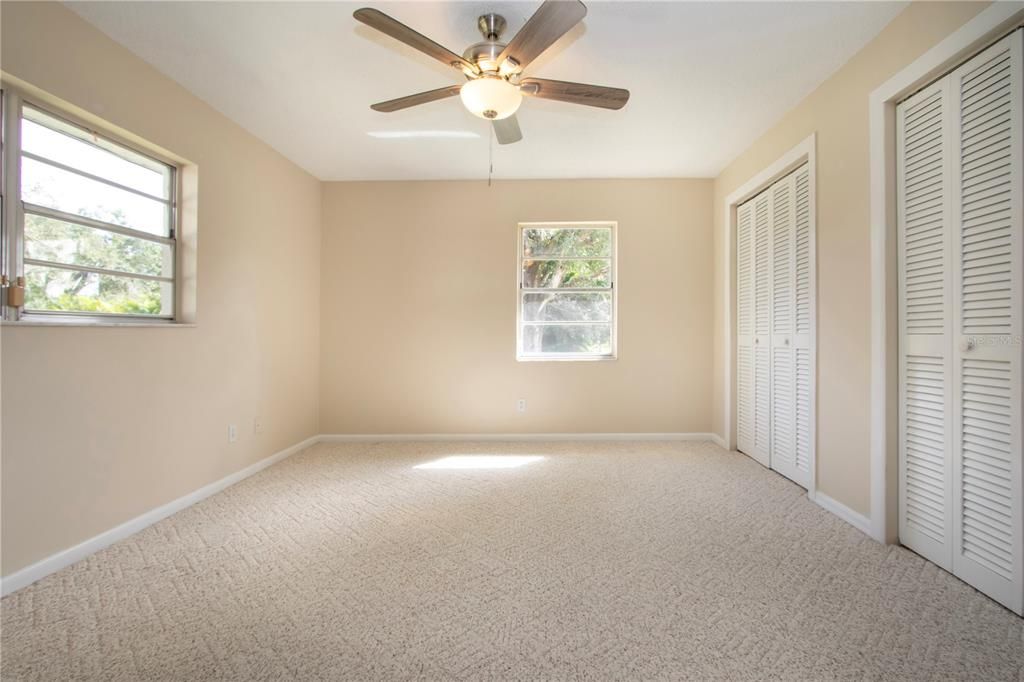 En Venta: $545,000 (3 camas, 2 baños, 2584 Pies cuadrados)