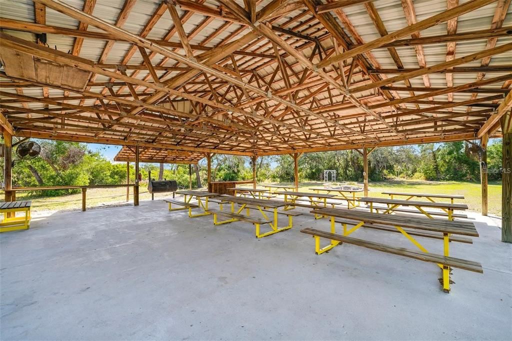 En Venta: $545,000 (3 camas, 2 baños, 2584 Pies cuadrados)