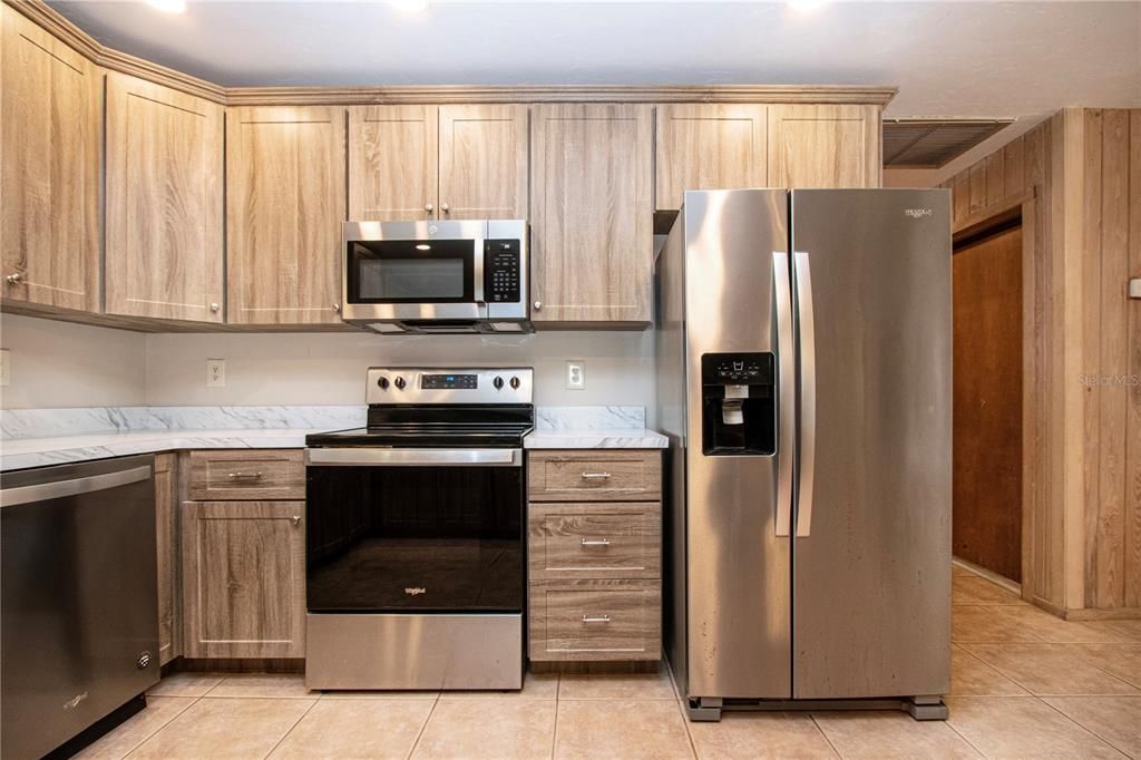 En Venta: $545,000 (3 camas, 2 baños, 2584 Pies cuadrados)