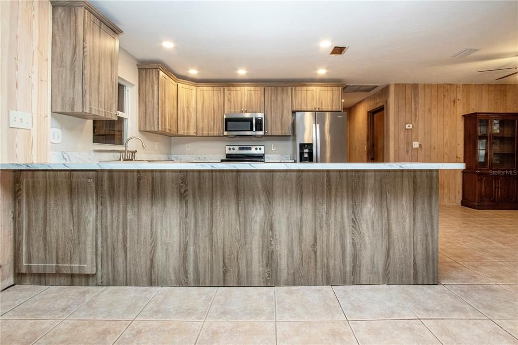 En Venta: $545,000 (3 camas, 2 baños, 2584 Pies cuadrados)