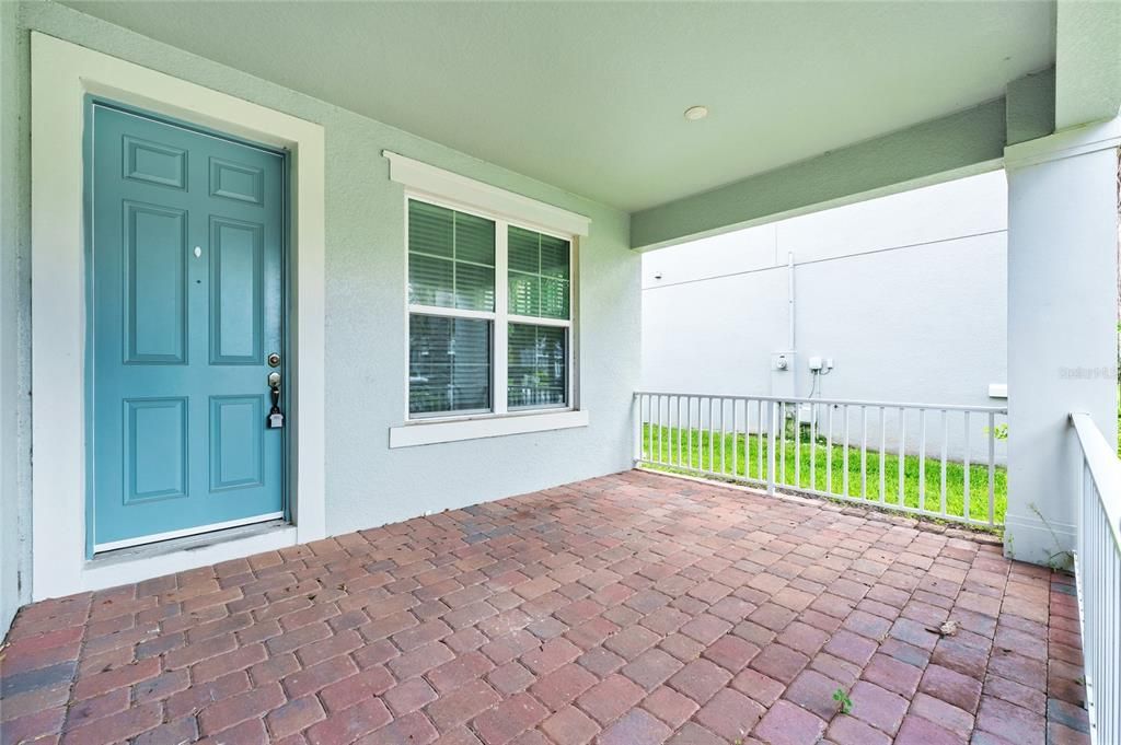 Под контрактом: $558,000 (4 спален, 3 ванн, 2438 Квадратных фут)