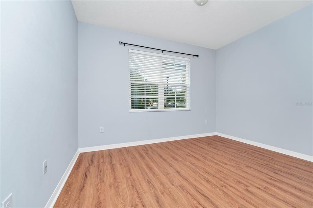 Под контрактом: $558,000 (4 спален, 3 ванн, 2438 Квадратных фут)