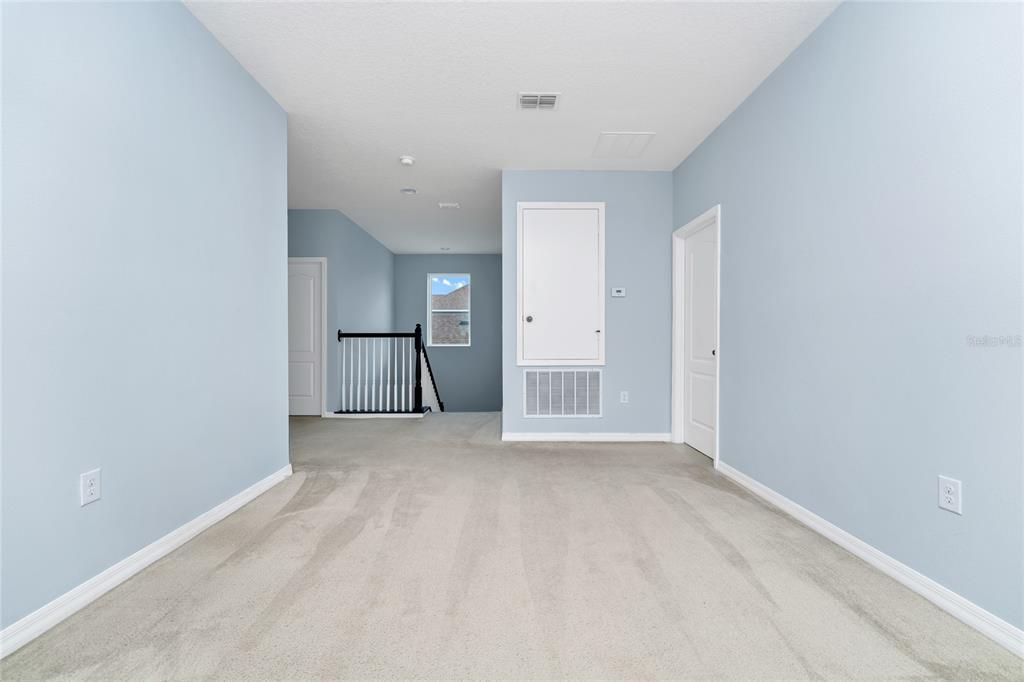 Под контрактом: $558,000 (4 спален, 3 ванн, 2438 Квадратных фут)