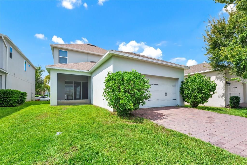 Под контрактом: $558,000 (4 спален, 3 ванн, 2438 Квадратных фут)