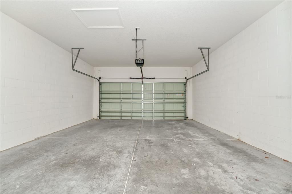 Под контрактом: $558,000 (4 спален, 3 ванн, 2438 Квадратных фут)