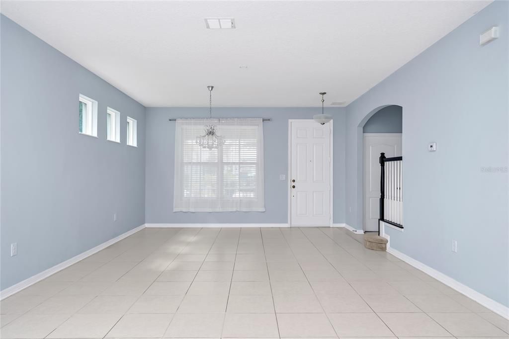 Под контрактом: $558,000 (4 спален, 3 ванн, 2438 Квадратных фут)