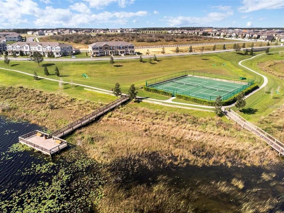 Под контрактом: $558,000 (4 спален, 3 ванн, 2438 Квадратных фут)